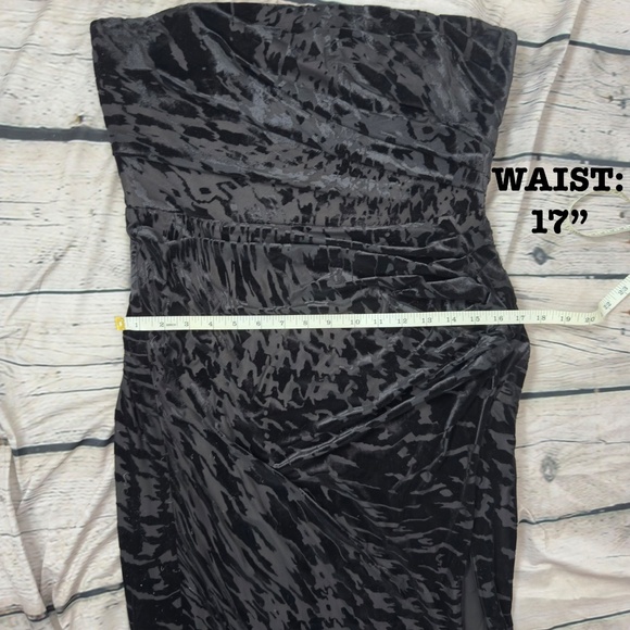 DRESS THE POPULATION - Jasmine Strapless Burnout Velvet Sheath Gown - Size Large - Picture 7 of 13